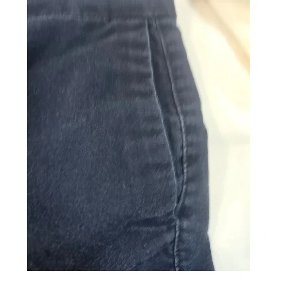 Old Navy Everyday Shorts Bundle Womens 16 Black Navy Blue Chino Twill 2 Pairs - Picture 7 of 12